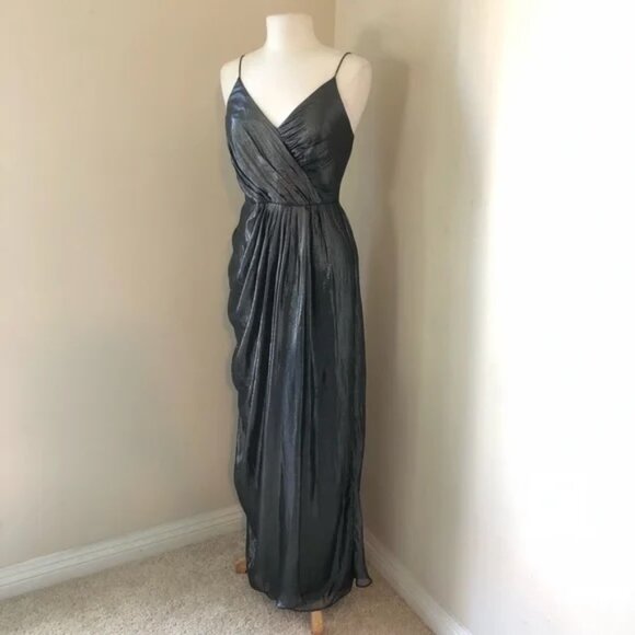 ❤️ Vera Wang Metallic Silver Gown - Picture 1 of 9